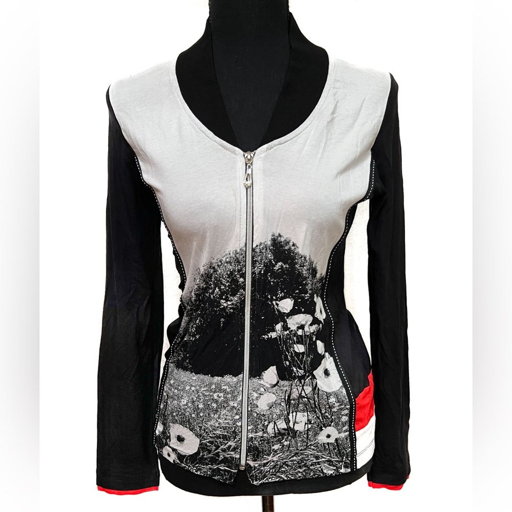 Dolcezza zip up top. Size XS